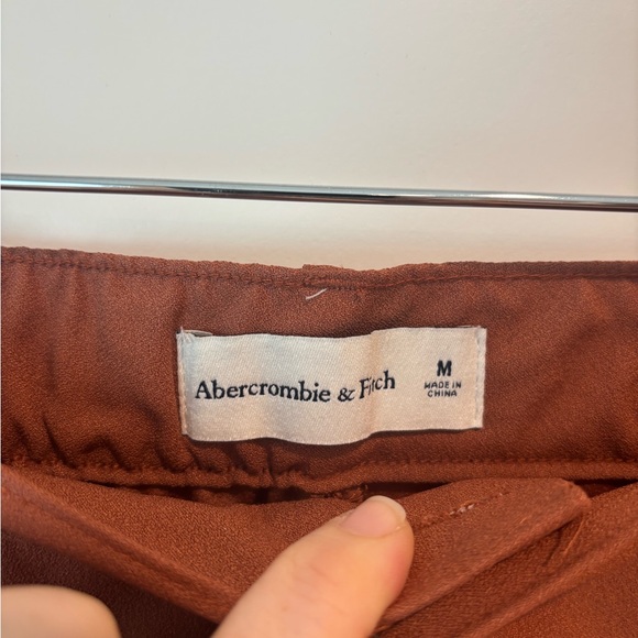Abercrombie & Fitch High Waist Sloane Trouser Shorts - Picture 3 of 3